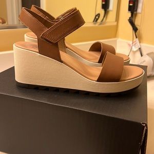 SOREL Cameron wedge sandal, size 8